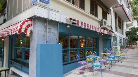 Petite Fleur Pangrati